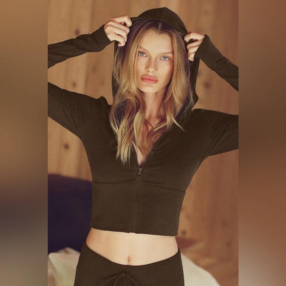 Alo Cropped Zip Hoodie — Espresso Brown - Picture 9 of 9